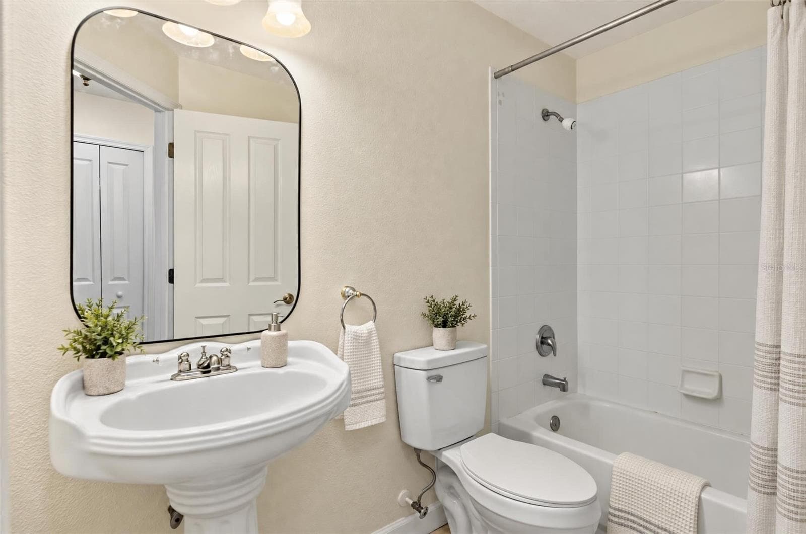 Single Family Residence at 1210 BRANDY LAKE VIEW CIR, WINTER GARDEN, photo 18 of 31