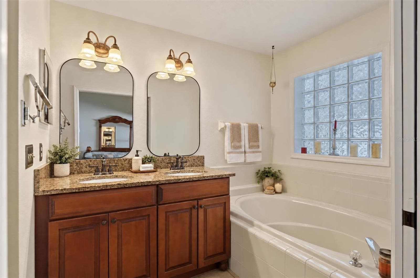 Single Family Residence at 1210 BRANDY LAKE VIEW CIR, WINTER GARDEN, photo 19 of 31