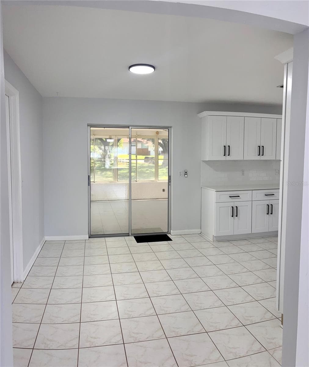 breakfast nook - 235 S LEE ST, BEVERLY HILLS
