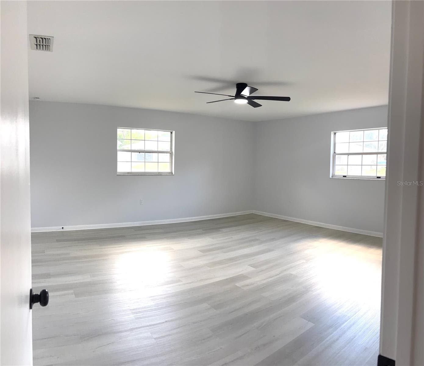 master bedroom - 235 S LEE ST, BEVERLY HILLS