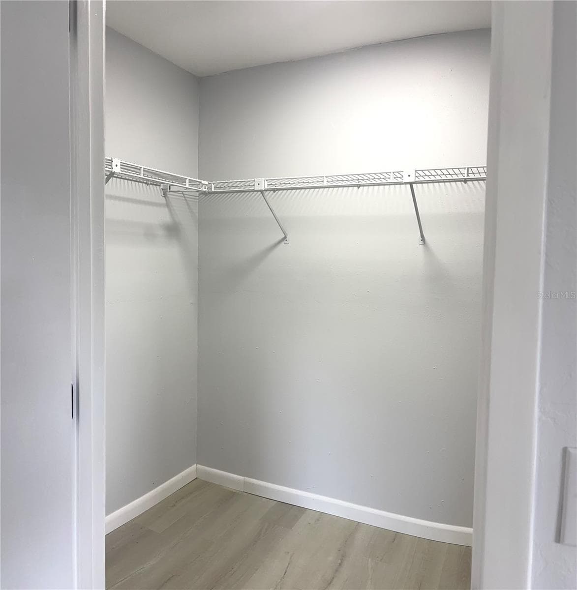 walking closet - 235 S LEE ST, BEVERLY HILLS