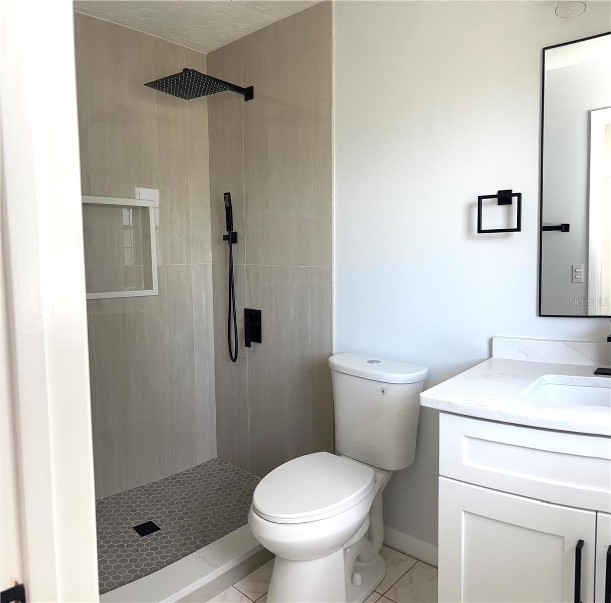 master shower - 235 S LEE ST, BEVERLY HILLS