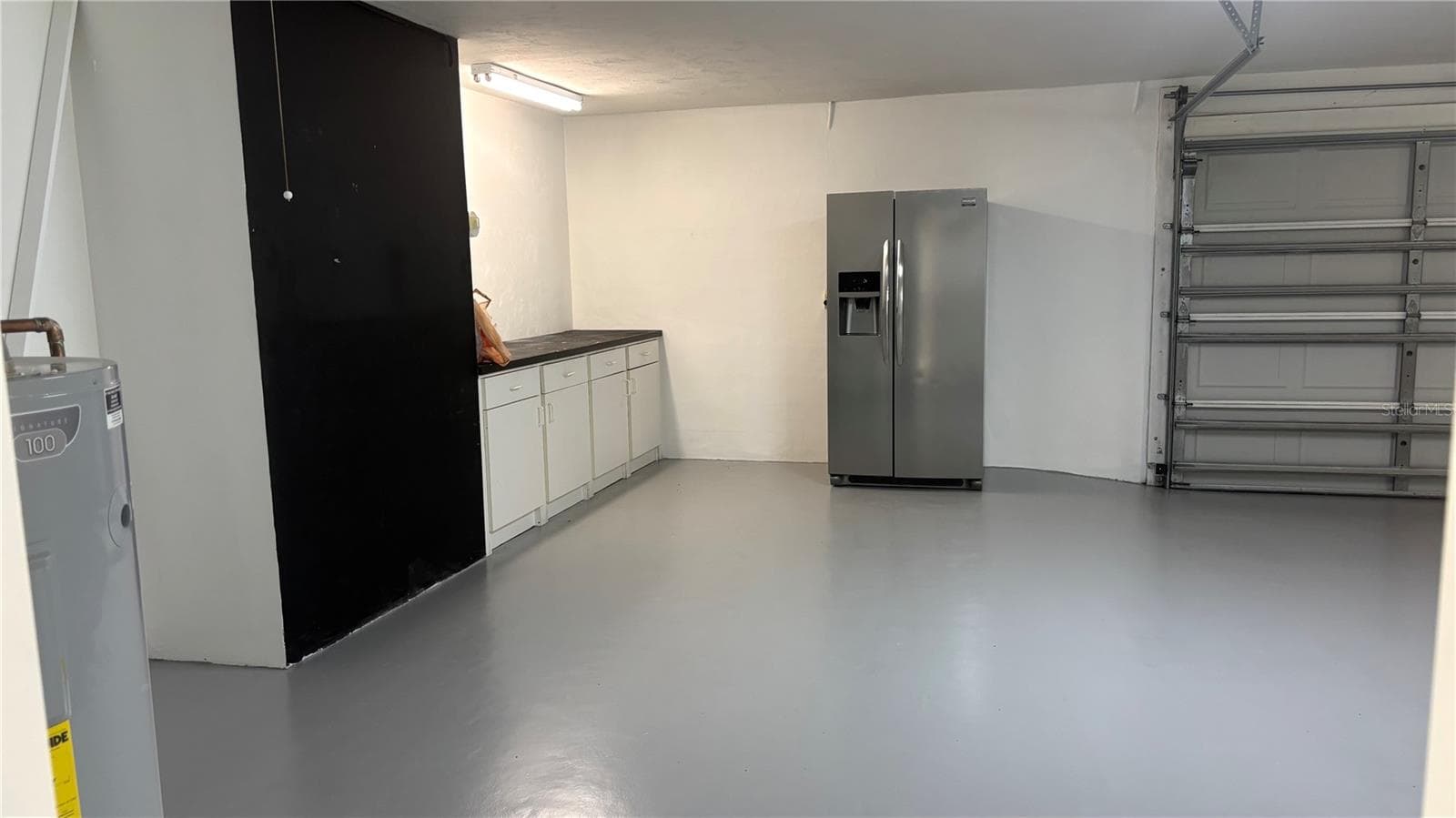 extra space/garage - 235 S LEE ST, BEVERLY HILLS