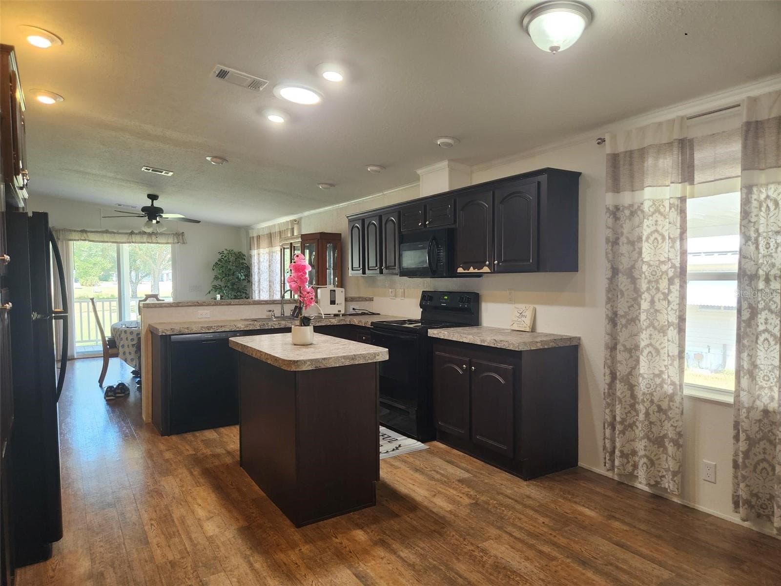 Manufactured Home at 15461 BROOKRIDGE BLVD, BROOKSVILLE, photo 16 of 33