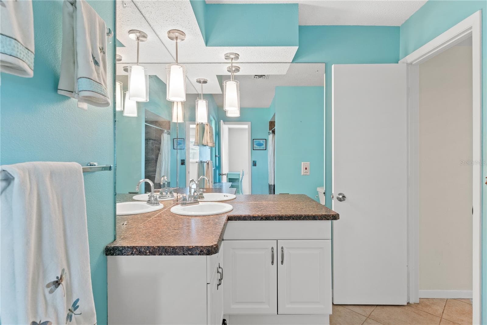 Single Family Residence at 424 CARMEL RD, VENICE, photo 14 of 35