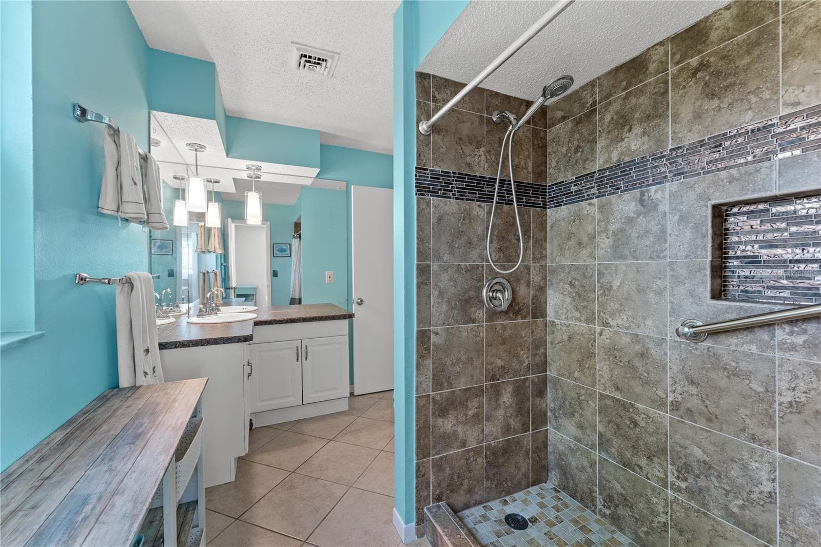 Single Family Residence at 424 CARMEL RD, VENICE, photo 15 of 35