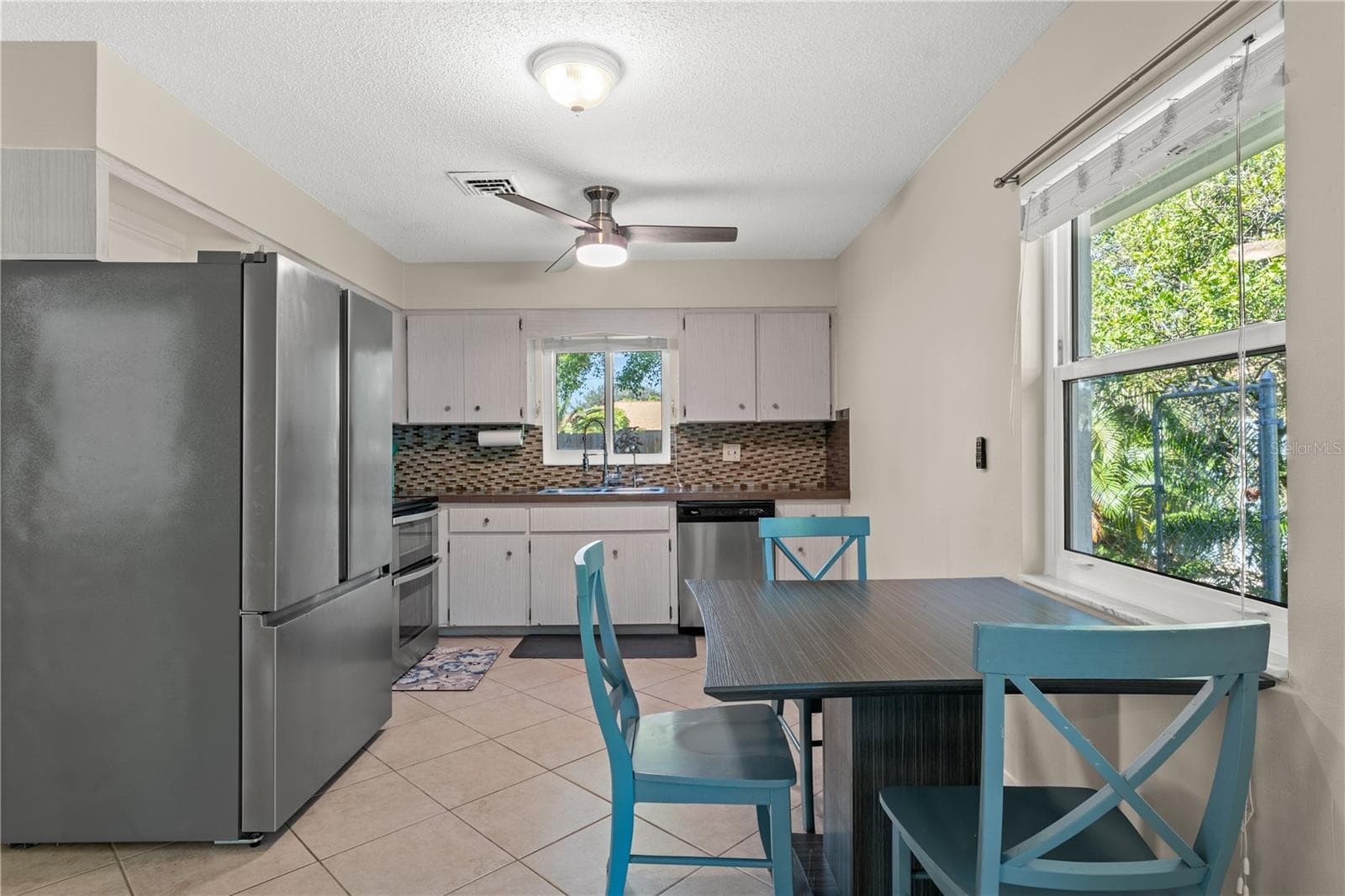 Single Family Residence at 424 CARMEL RD, VENICE, photo 17 of 35