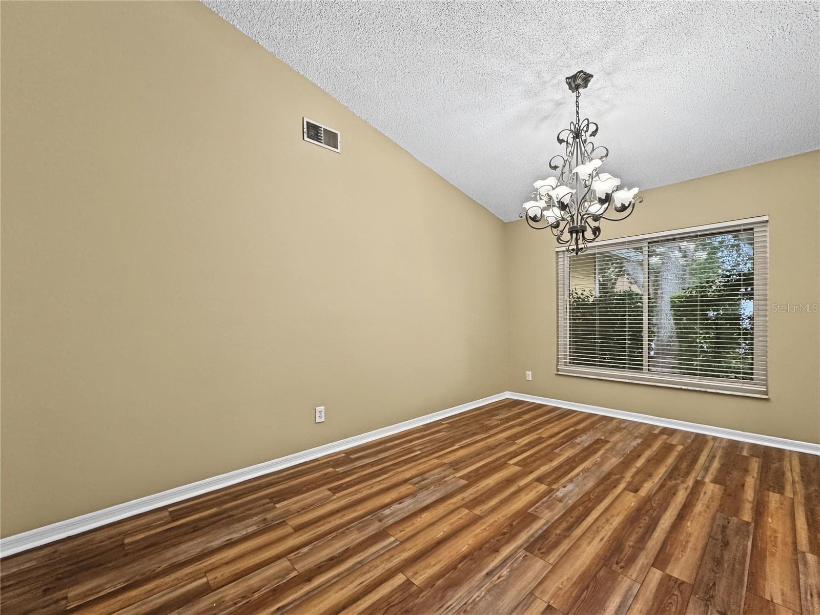 Single Family Residence at 2510 BRIMHOLLOW DR, VALRICO, photo 4 of 25