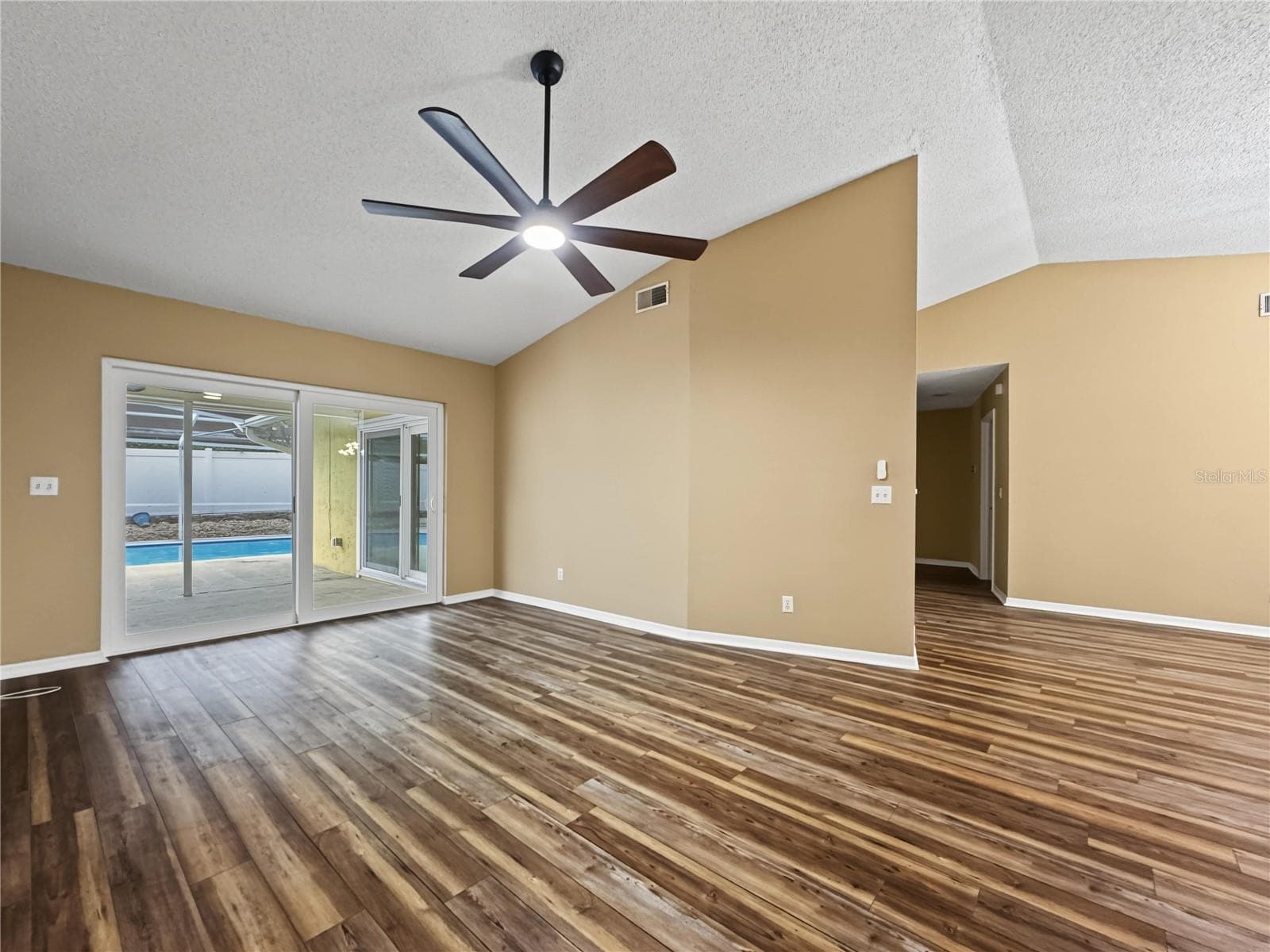 Single Family Residence at 2510 BRIMHOLLOW DR, VALRICO, photo 5 of 25