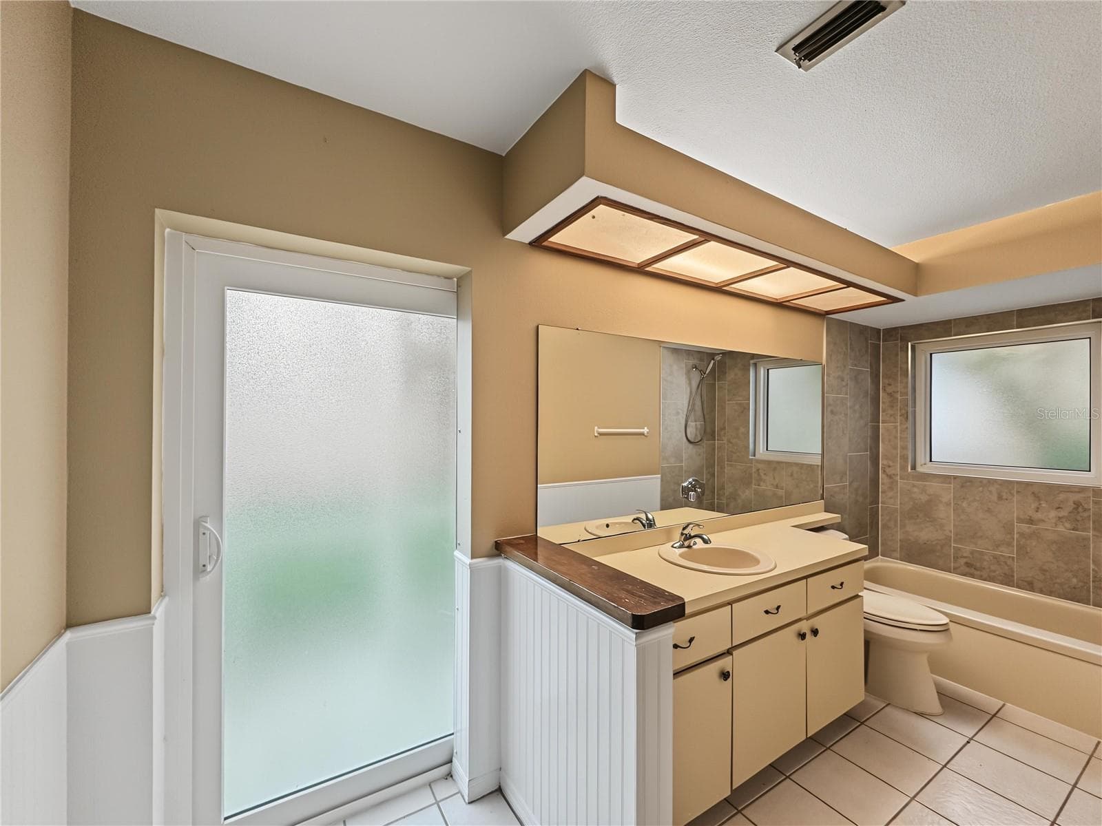 Single Family Residence at 2510 BRIMHOLLOW DR, VALRICO, photo 10 of 25