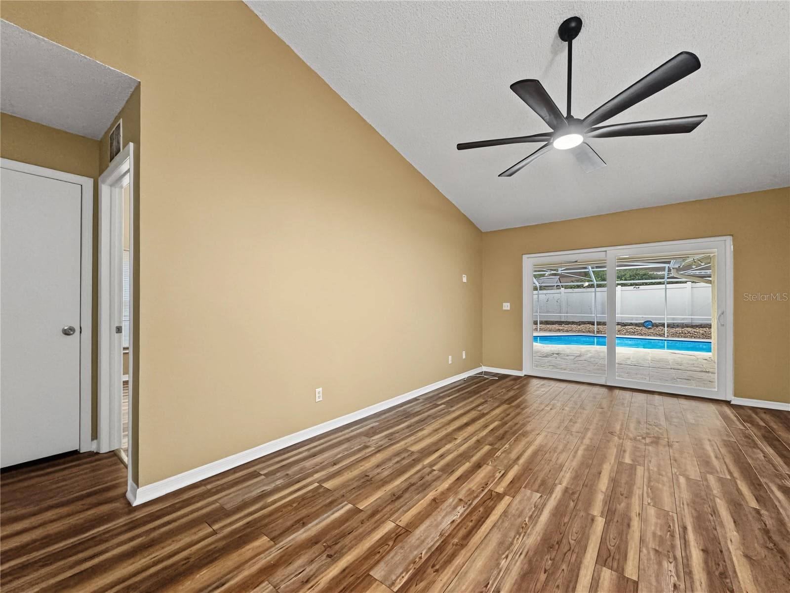Single Family Residence at 2510 BRIMHOLLOW DR, VALRICO, photo 18 of 25
