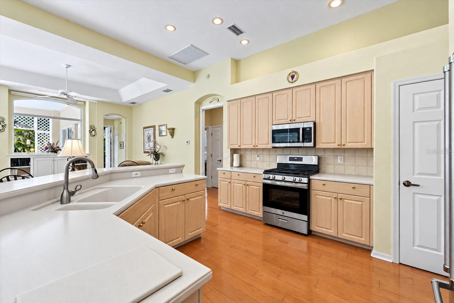 Single Family Residence at 7930 WYNDHAM CT, UNIVERSITY PARK, photo 9 of 55