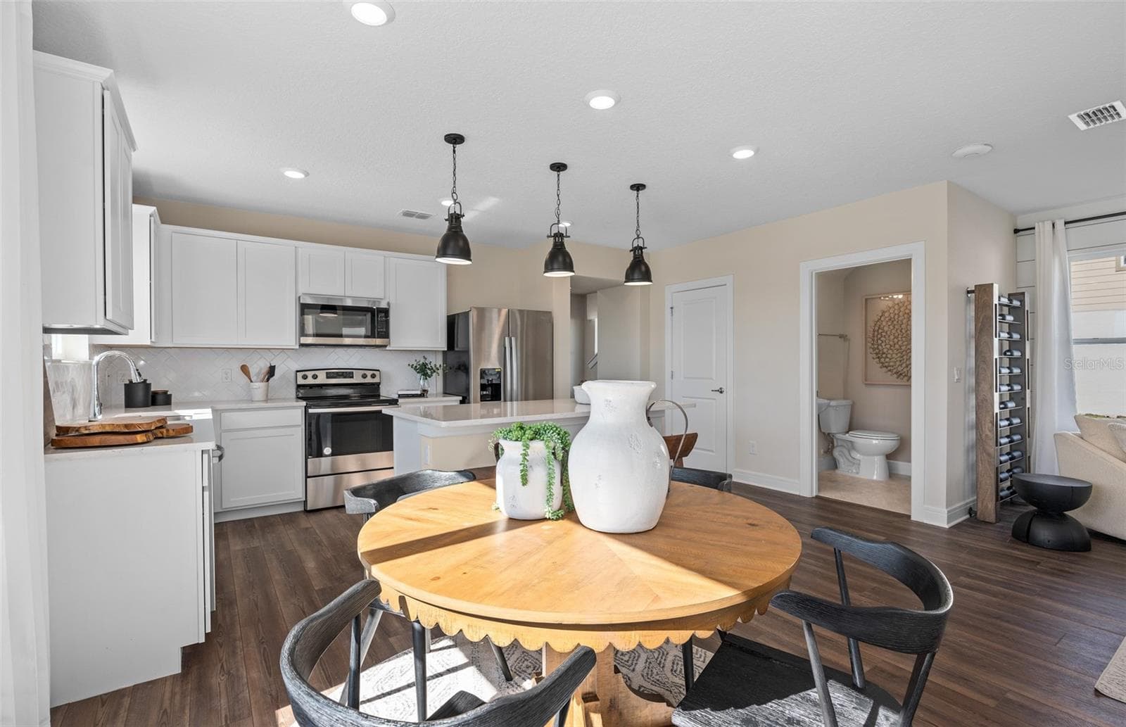 Model Home Design Only. Pictures and furnishings are for illustrative purposes only. Elevations, colors and options may vary. Furniture is for model home staging only. - 2628 CLEAR NIGHT AVENUE, KISSIMMEE