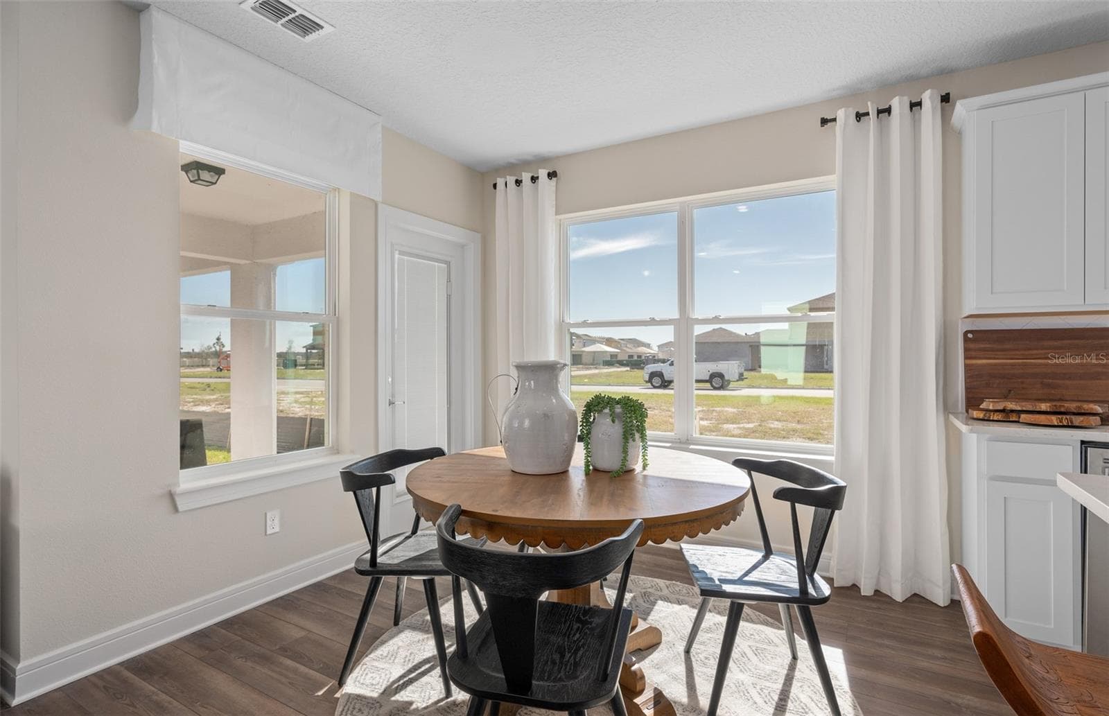 Model Home Design Only. Pictures and furnishings are for illustrative purposes only. Elevations, colors and options may vary. Furniture is for model home staging only. - 2628 CLEAR NIGHT AVENUE, KISSIMMEE