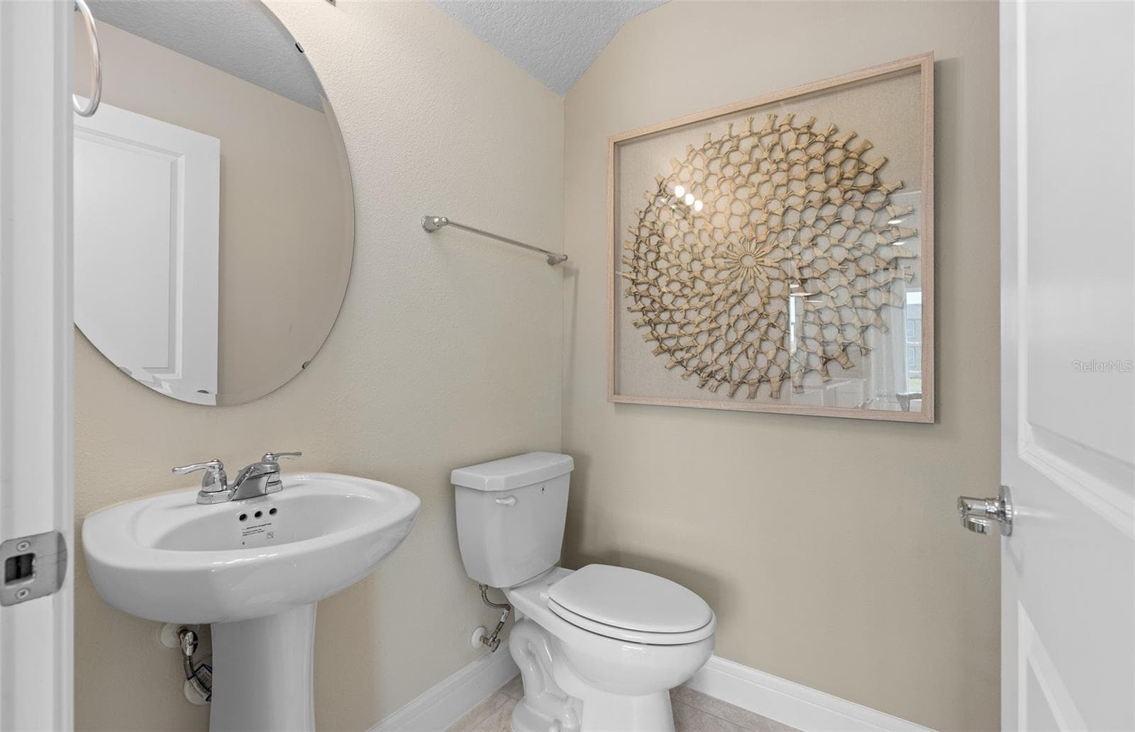 Model Home Design Only. Pictures and furnishings are for illustrative purposes only. Elevations, colors and options may vary. Furniture is for model home staging only. - 2628 CLEAR NIGHT AVENUE, KISSIMMEE