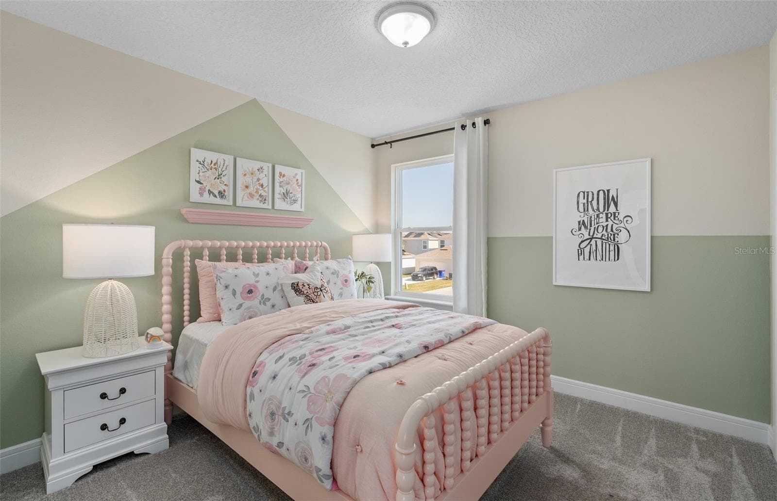 Model Home Design Only. Pictures and furnishings are for illustrative purposes only. Elevations, colors and options may vary. Furniture is for model home staging only. - 2628 CLEAR NIGHT AVENUE, KISSIMMEE