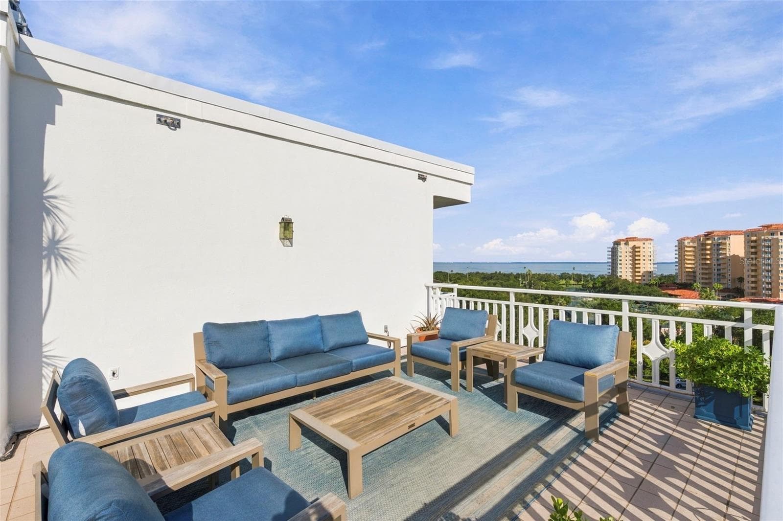9th Floor Roof Terrace - 700 BEACH DR NE #803, ST PETERSBURG