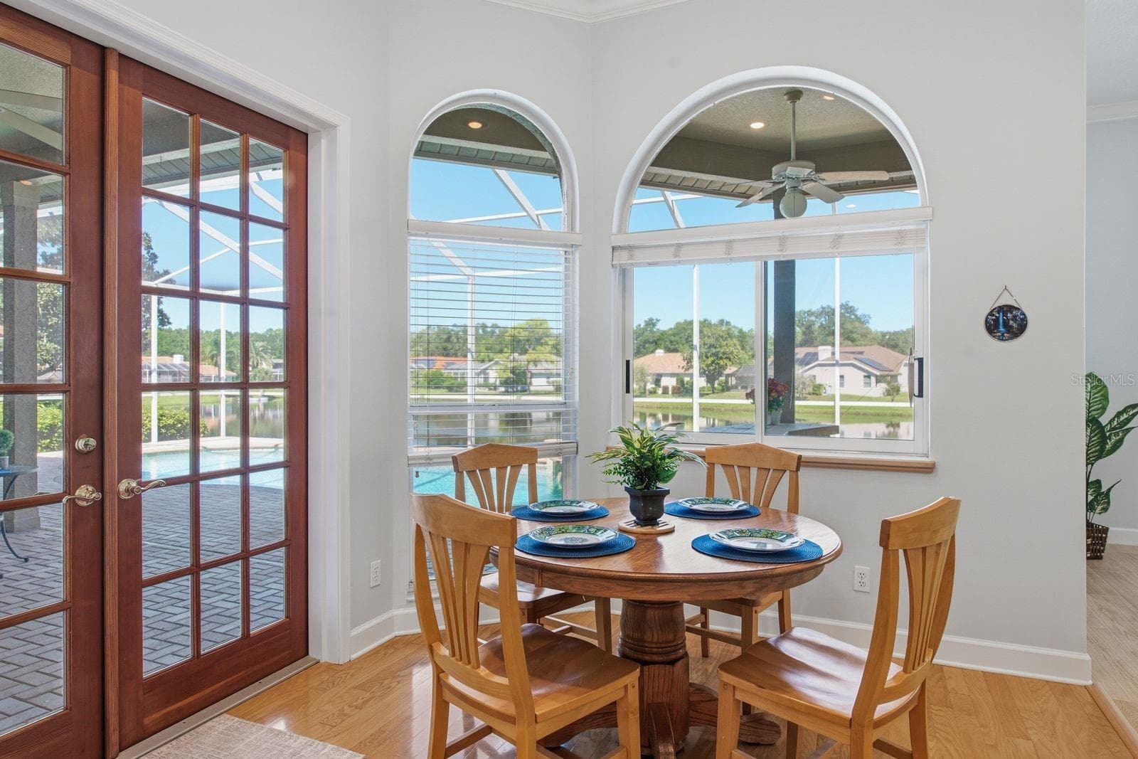 Eat in Kitchen with a gorgeous view - 3763 EXECUTIVE DR, PALM HARBOR
