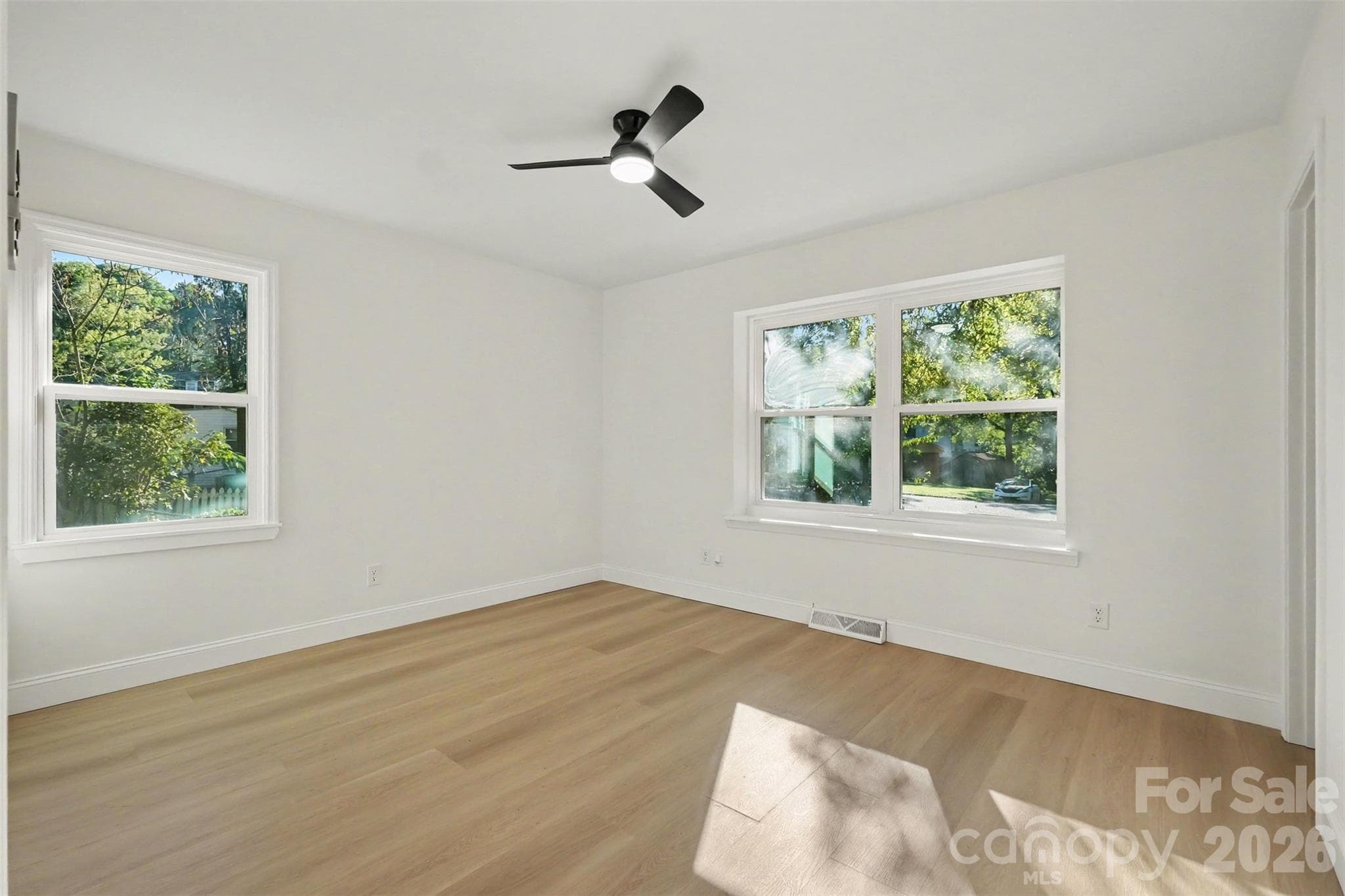 Single Family Residence at 5707 Kallam Court, Charlotte, photo 8 of 13