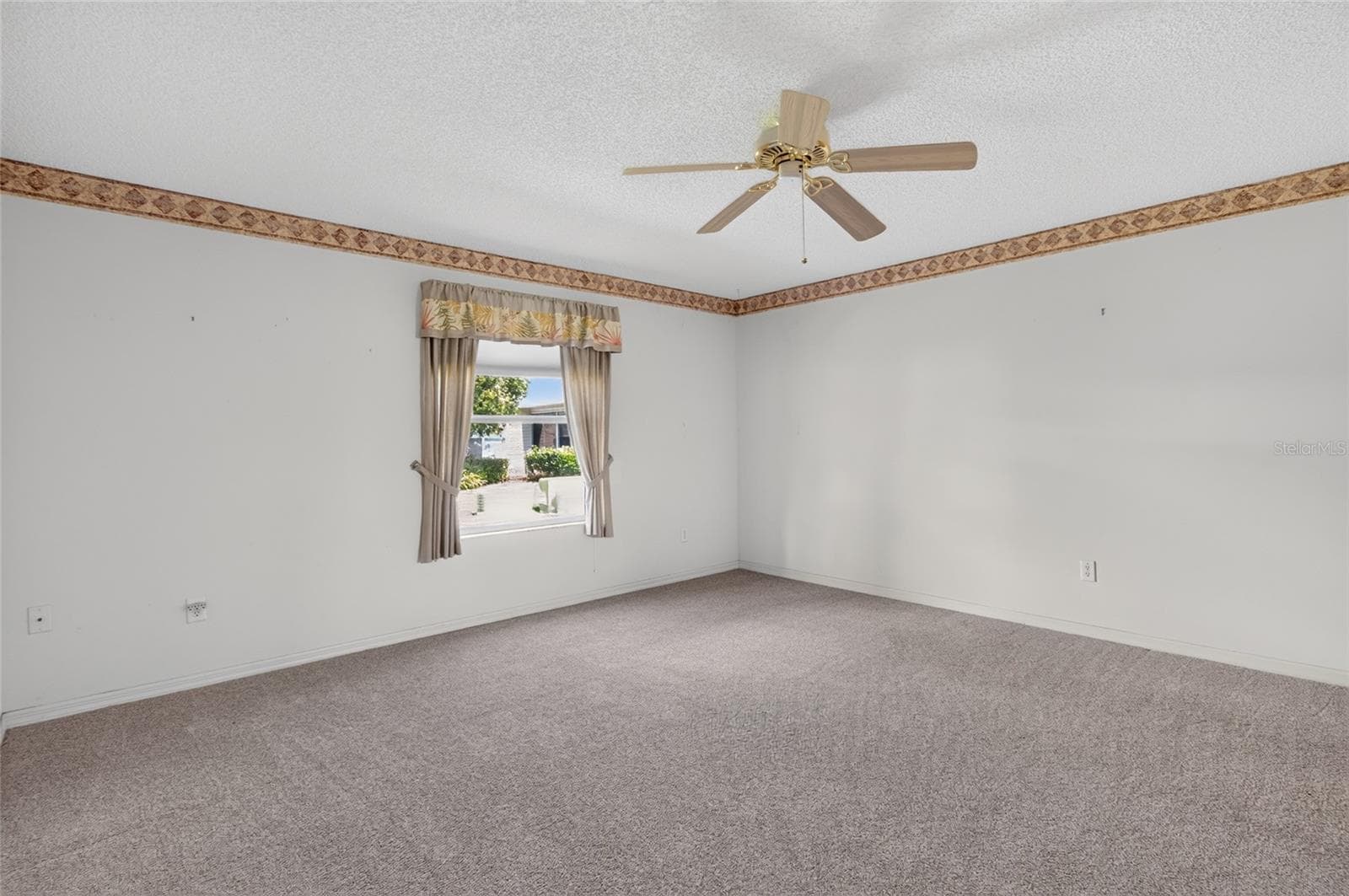 Single Family Residence at 3331 ROANOKE ST, THE VILLAGES, photo 16 of 42