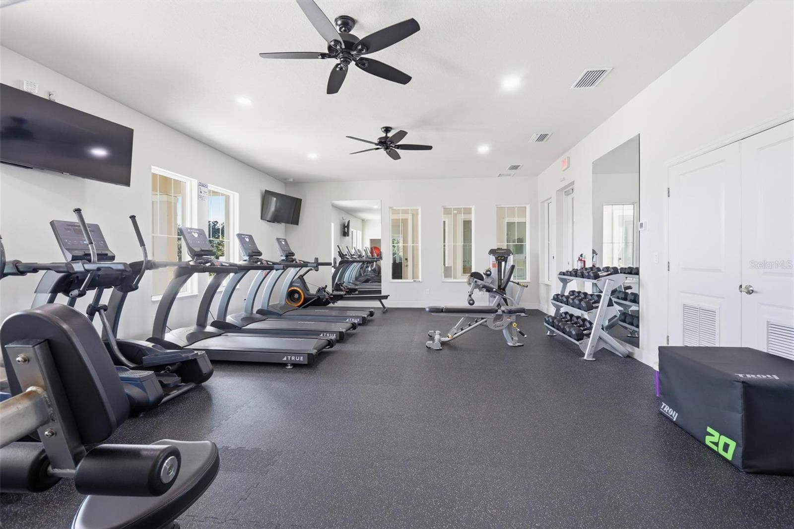 Single Family Residence at 883 LAKE HILL WAY, DELAND, photo 59 of 65