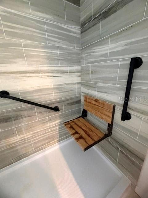 Guest Bath - 7910 ILEX DR, PORT RICHEY