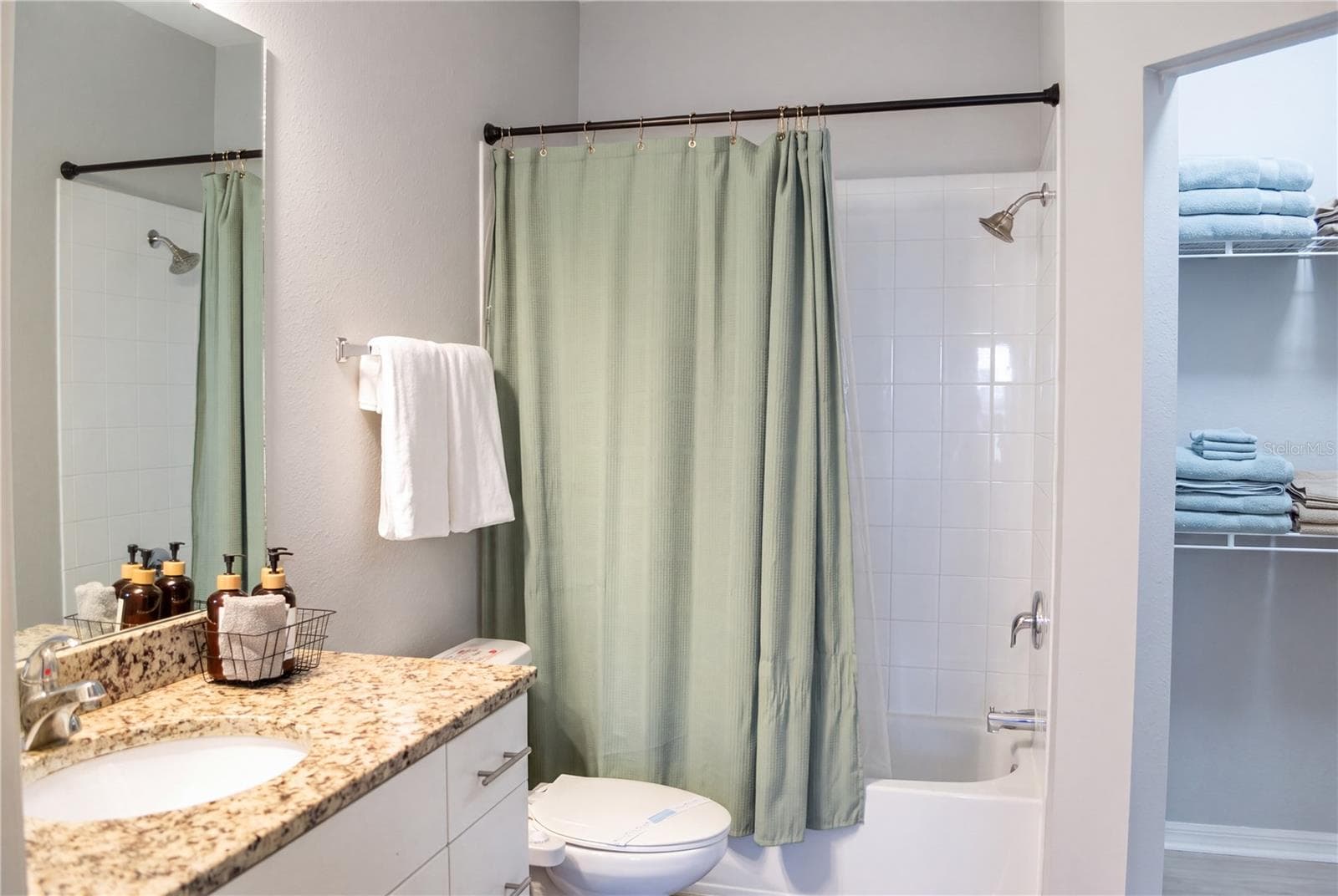 Townhouse at WEST LUCAYA VILLAGE, KISSIMMEE, photo 6 of 38