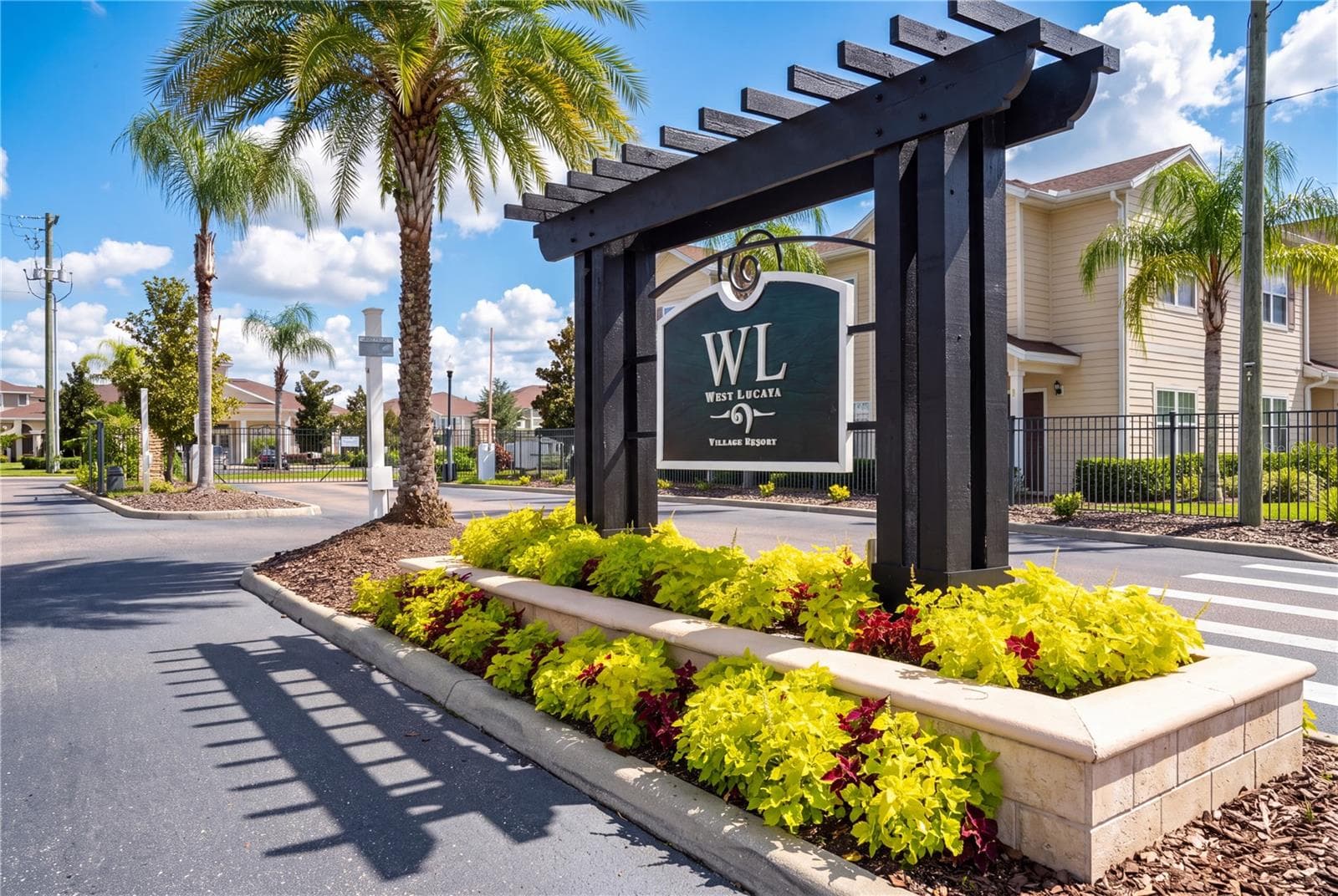 Community Gated Entrance - 8900 SHINE DR, KISSIMMEE