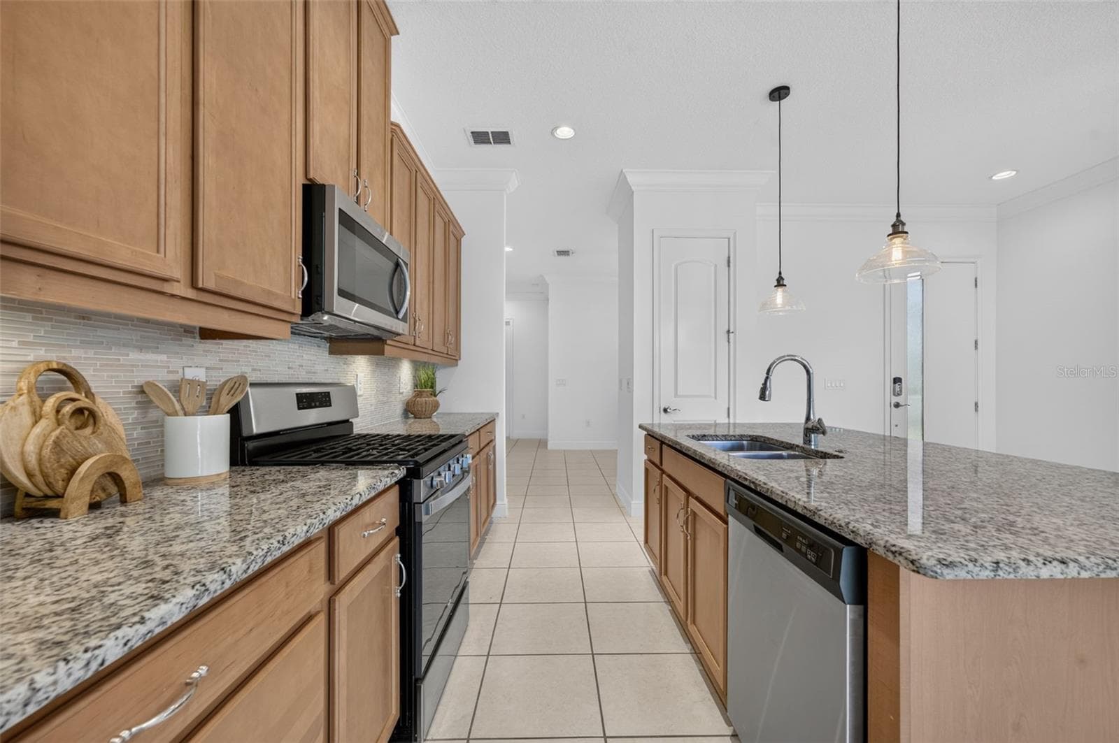 Townhouse at 2557 YELLOW BRICK RD, ST CLOUD, photo 10 of 35