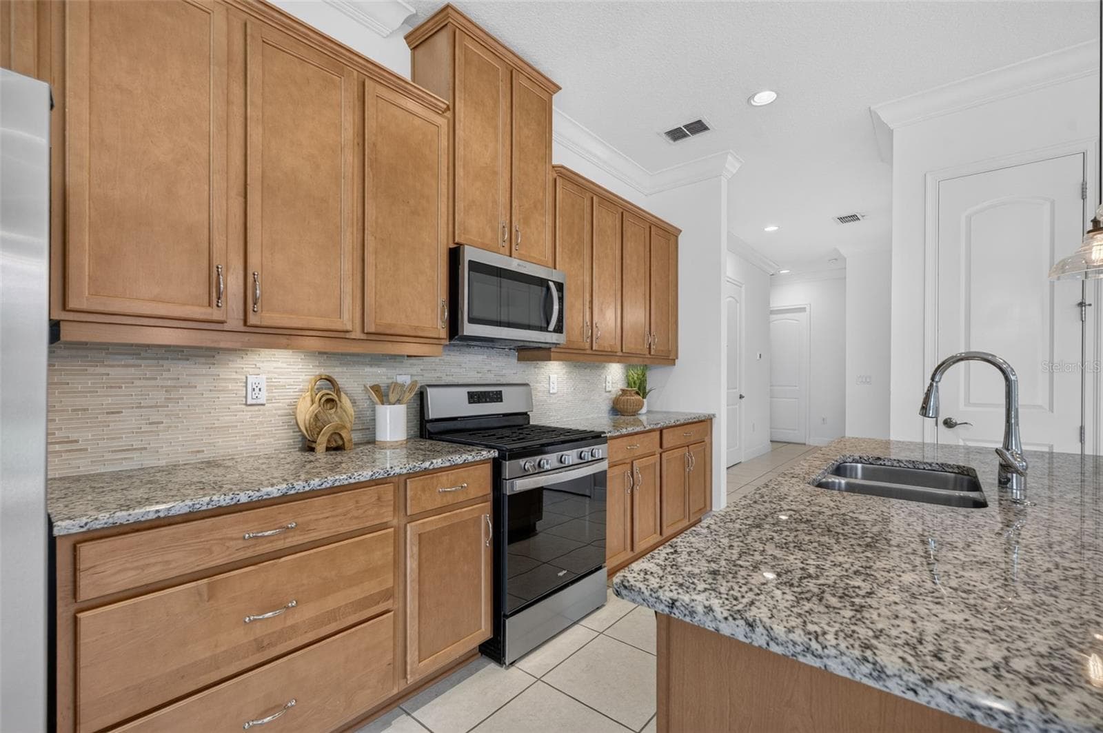 Townhouse at 2557 YELLOW BRICK RD, ST CLOUD, photo 11 of 35