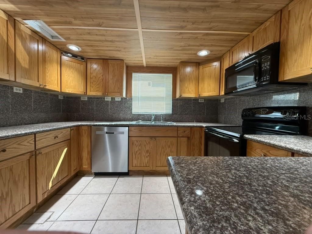 Single Family Residence at 8606 N SEMMES ST #B, TAMPA, photo 6 of 24