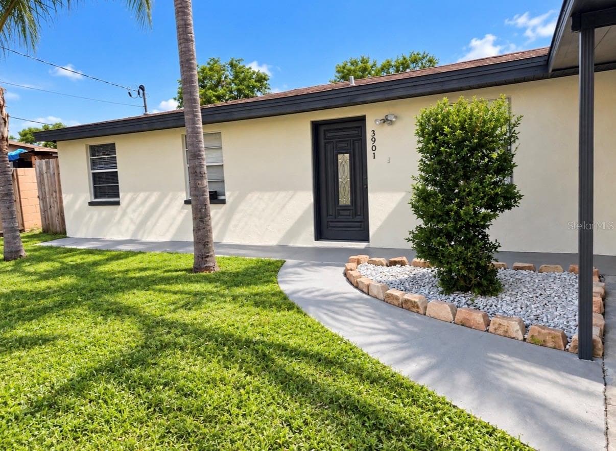 Single Family Residence at 3901 KIMBALL AVE, TAMPA, photo 3 of 31