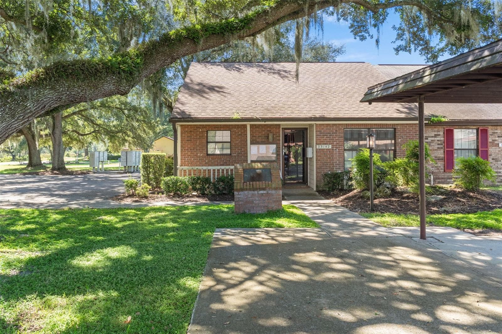 HOA Villa - Recreation Center used for meetings and social events such as the annual picnic - 35040 SMOKETREE LN, DADE CITY