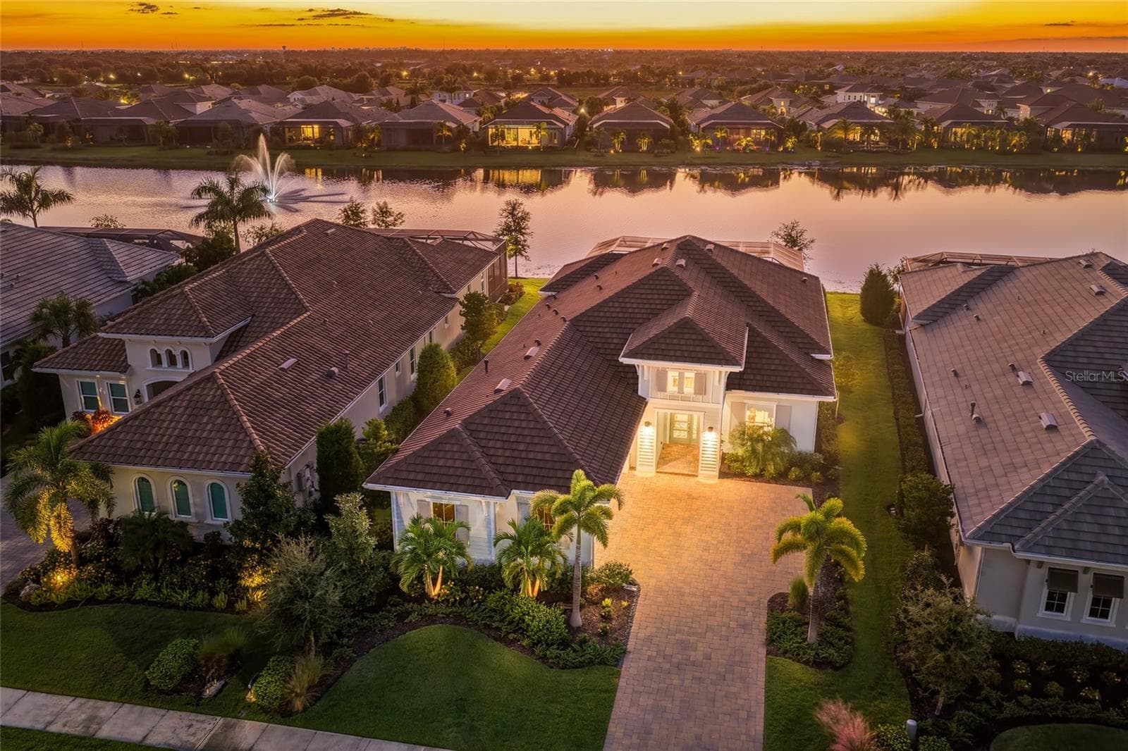 Single Family Residence at 8343 PAVIA WAY, LAKEWOOD RANCH, photo 25 of 41