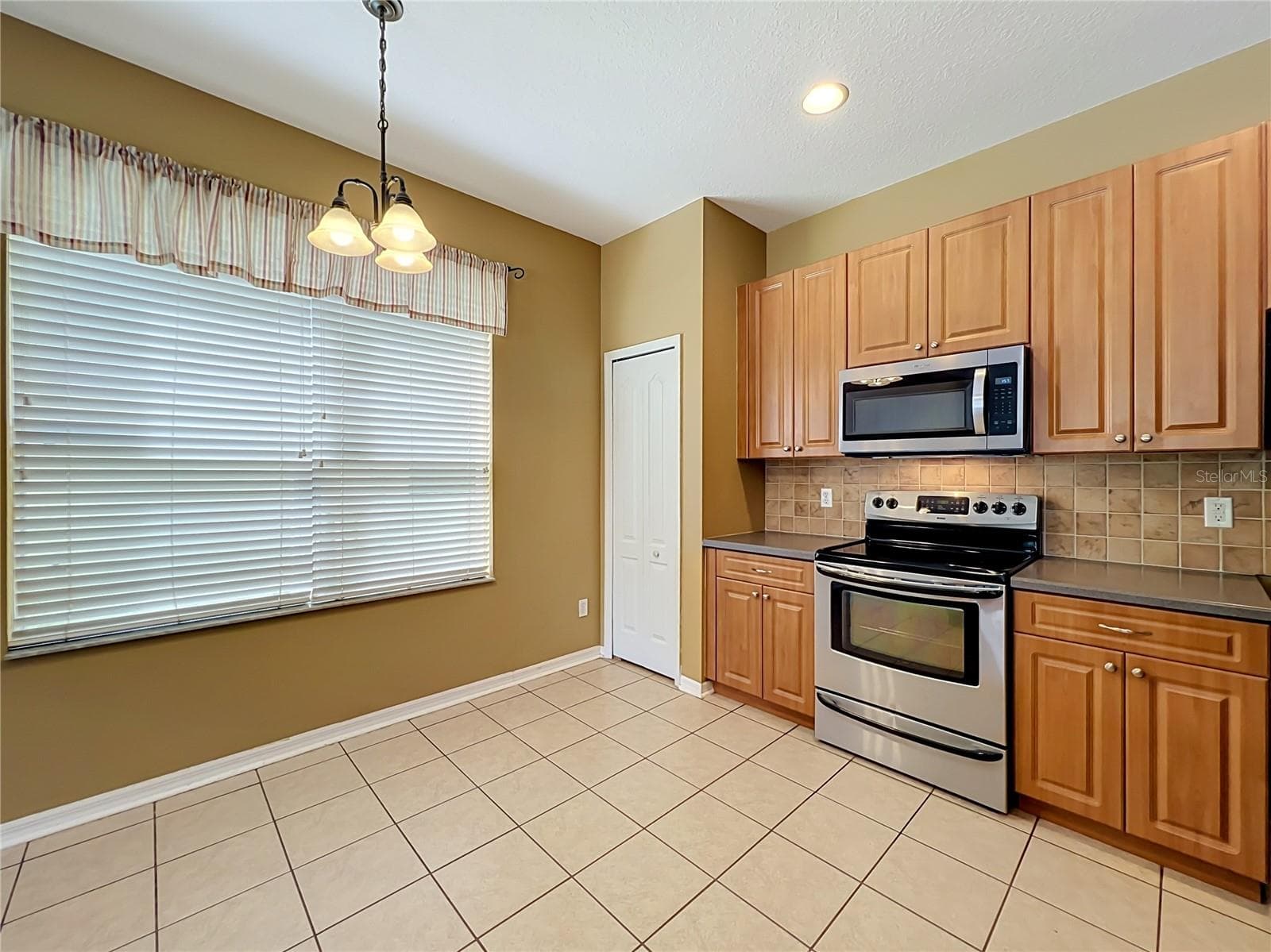 Single Family Residence at 14226 BRADBURY RD, ORLANDO, photo 16 of 83