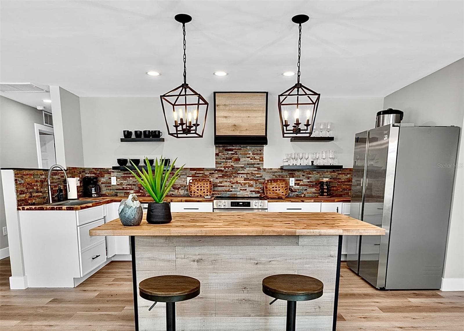 Redesigned kitchen, new 2026 appliances - 1210 CASA BONITA AVE, RUSKIN