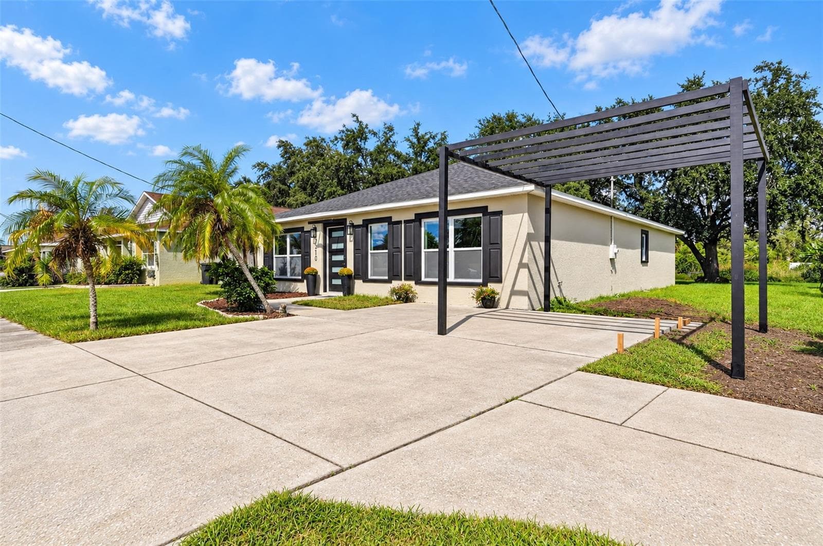Ample parking and carport - 1210 CASA BONITA AVE, RUSKIN