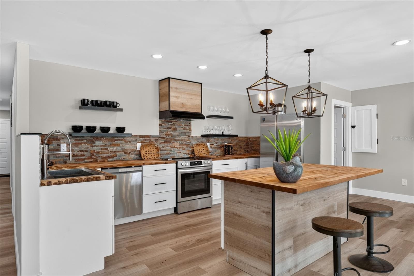 Kitchen - 1210 CASA BONITA AVE, RUSKIN