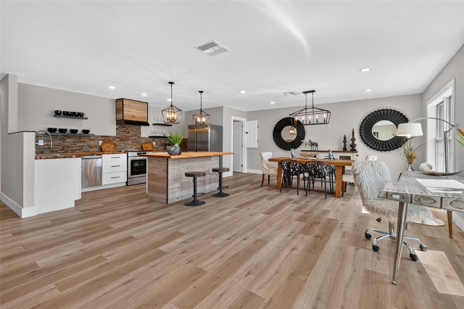 Great room - 1210 CASA BONITA AVE, RUSKIN