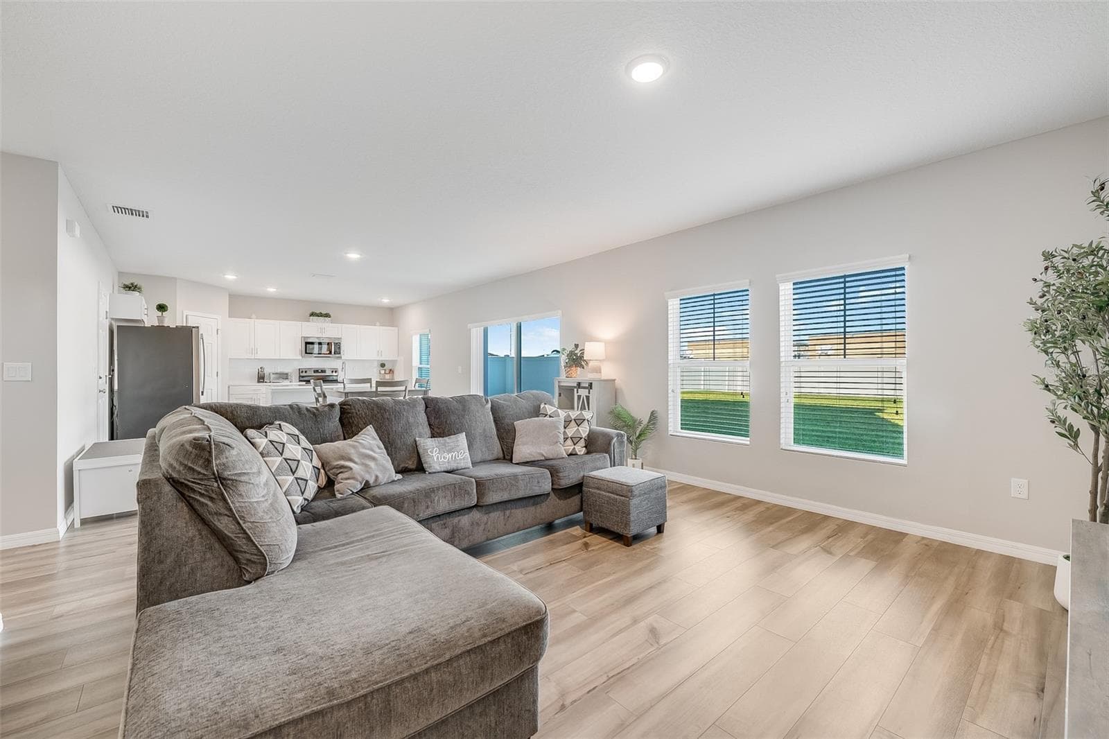 Single Family Residence at 12625 TANNENCREST DR, RIVERVIEW, photo 9 of 52
