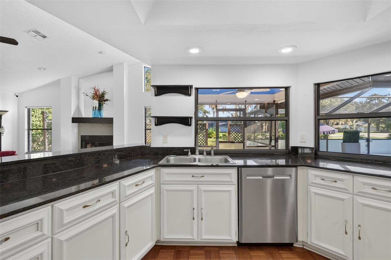 Kitchen - 4104 CONCORD WAY, PLANT CITY