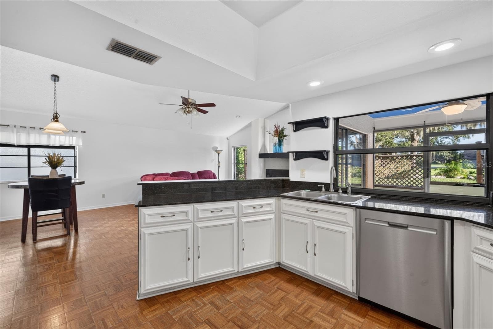 Kitchen - 4104 CONCORD WAY, PLANT CITY