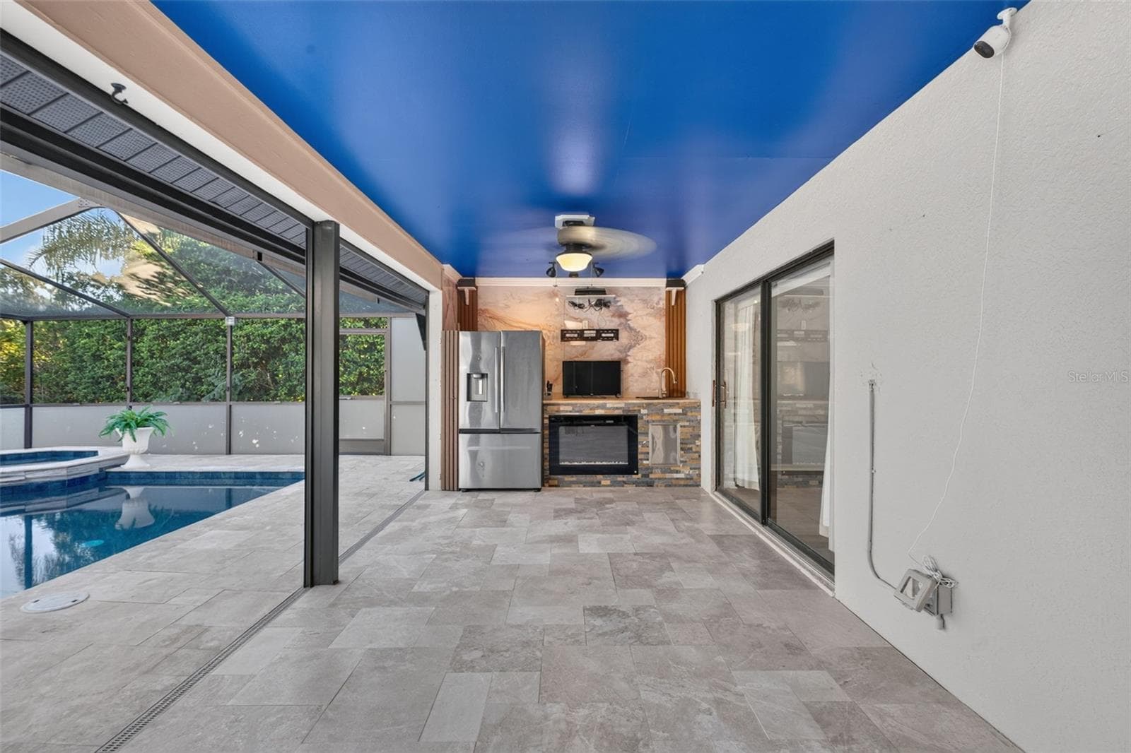 Lanai - 4104 CONCORD WAY, PLANT CITY