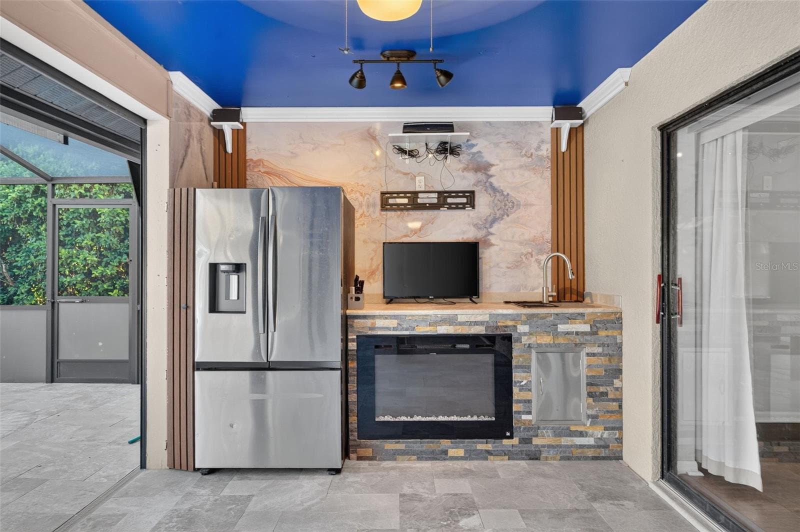 Outdoor Kitchen - 4104 CONCORD WAY, PLANT CITY