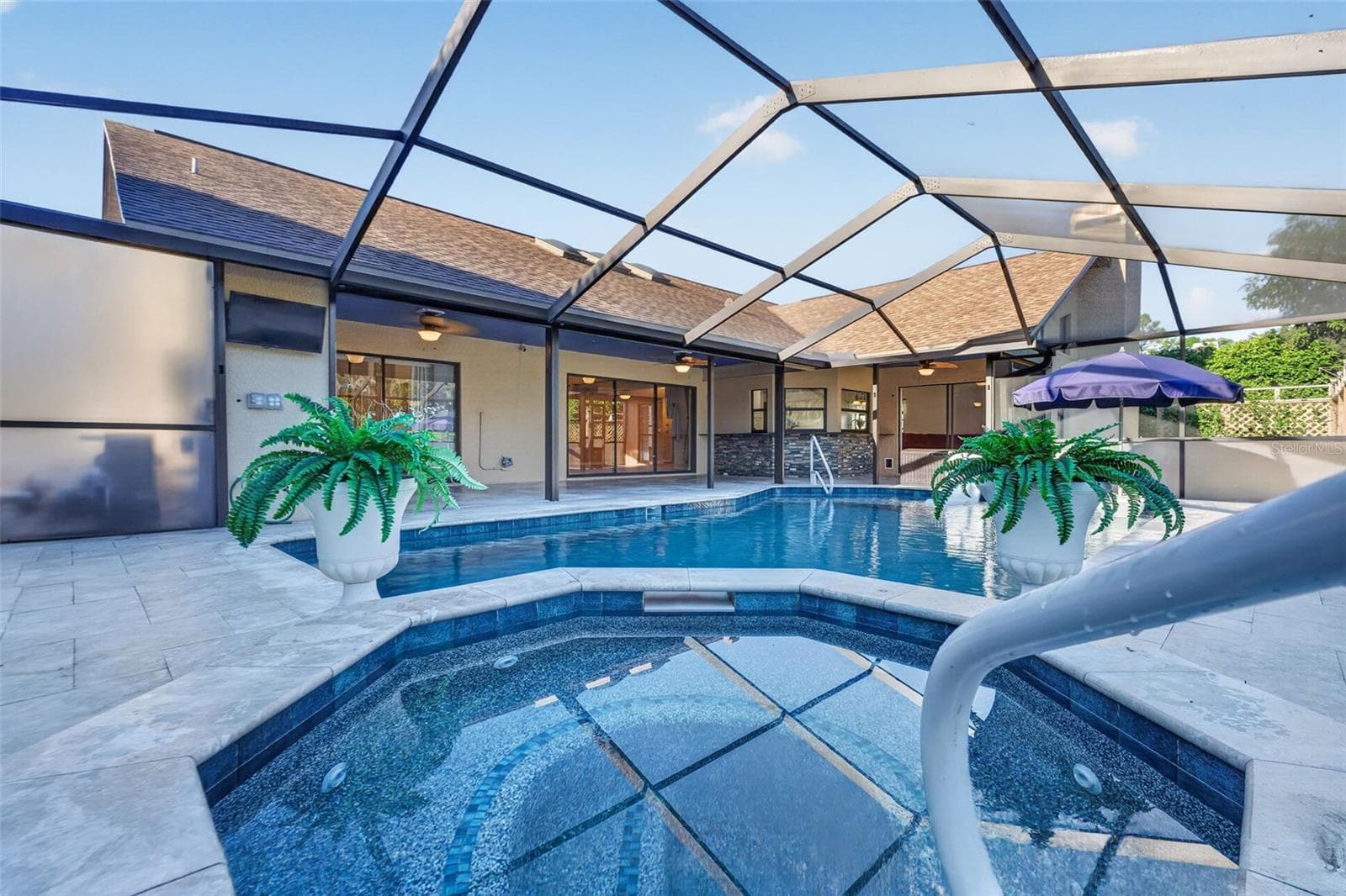 Hot Tub /Spa - 4104 CONCORD WAY, PLANT CITY