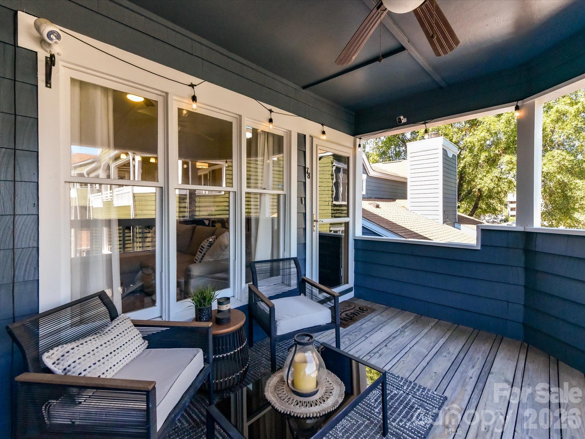 Relax on your private front porch - 423 W 8th Street, Charlotte