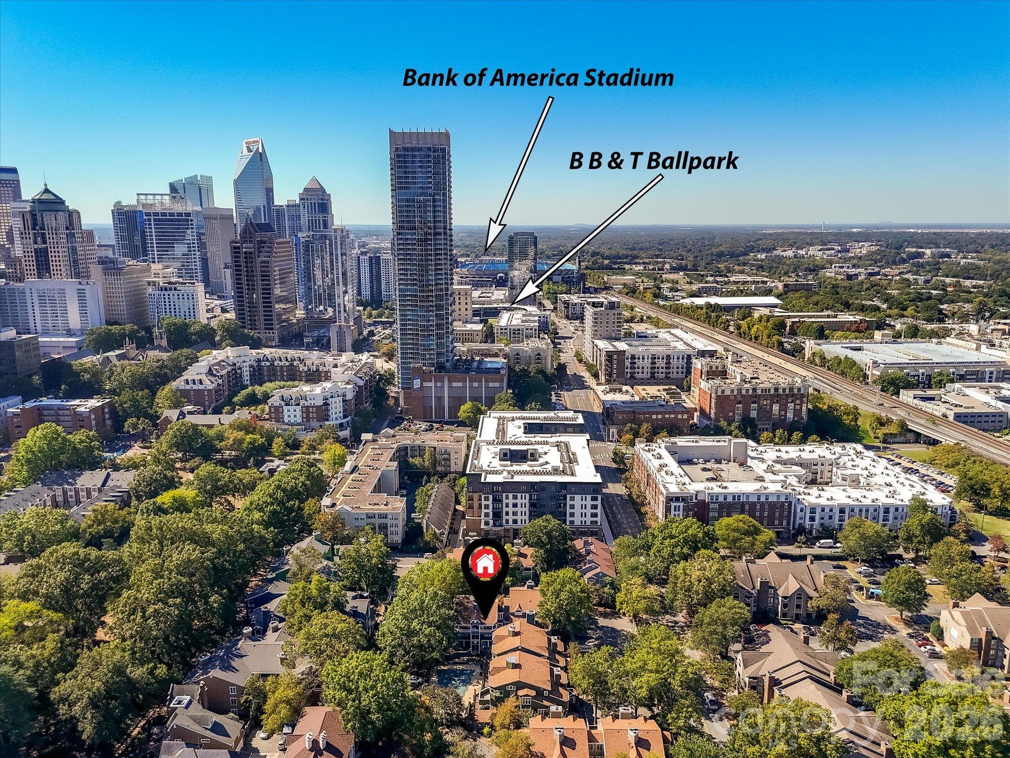 In the heart of it all! - 423 W 8th Street, Charlotte