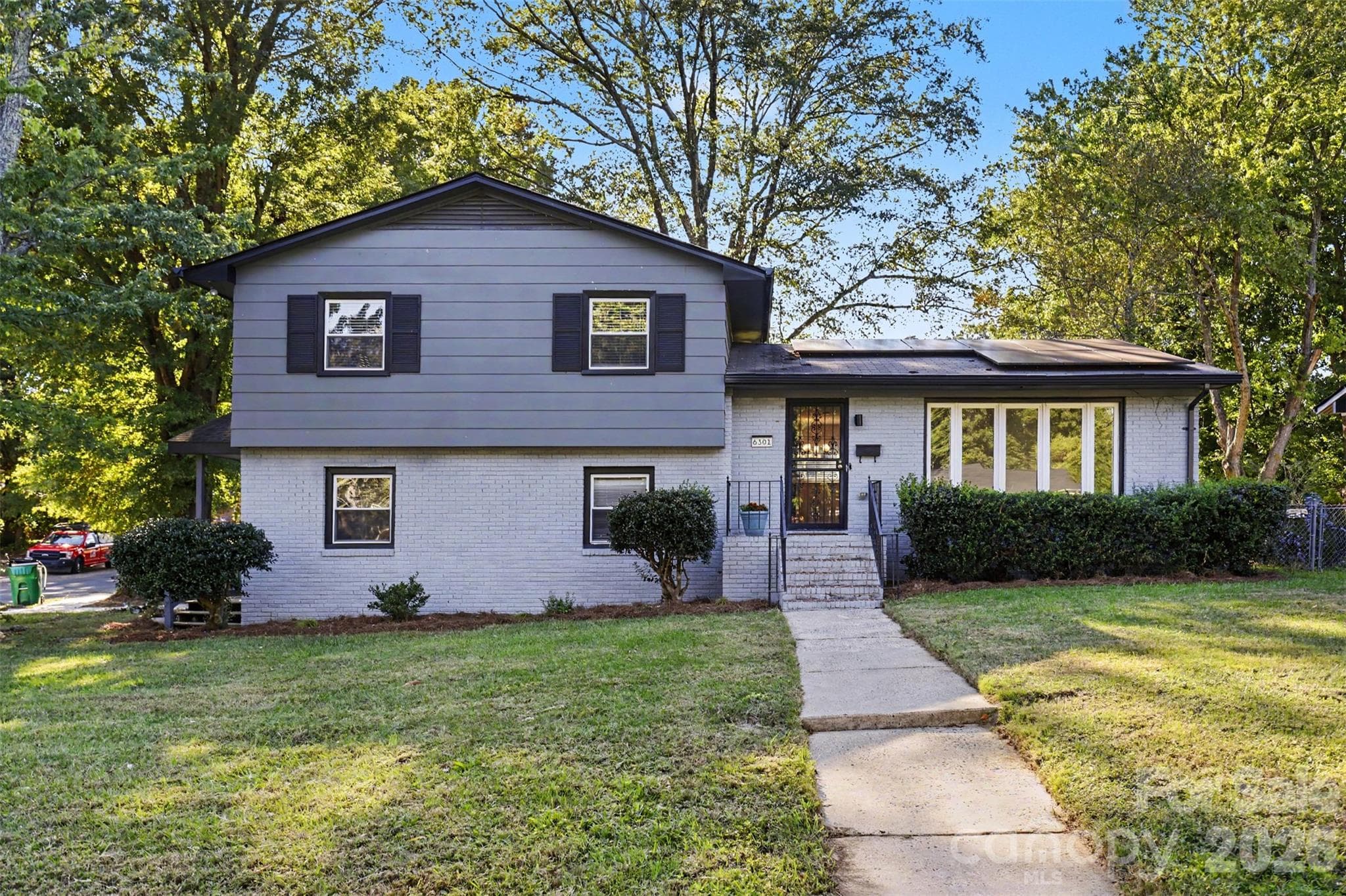 6301 Spring Garden None