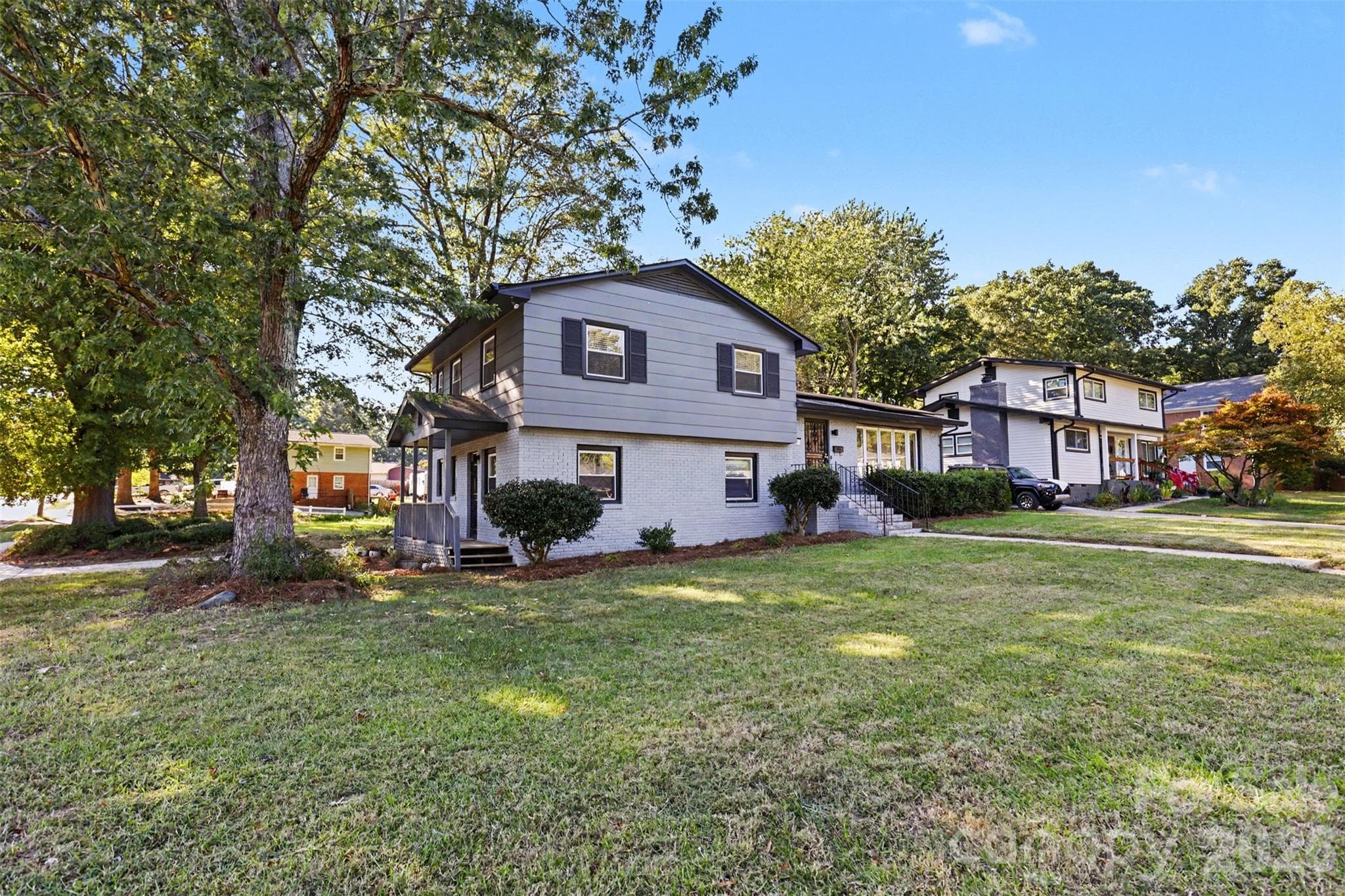 Single Family Residence at 6301 Spring Garden None, Charlotte, photo 3 of 38