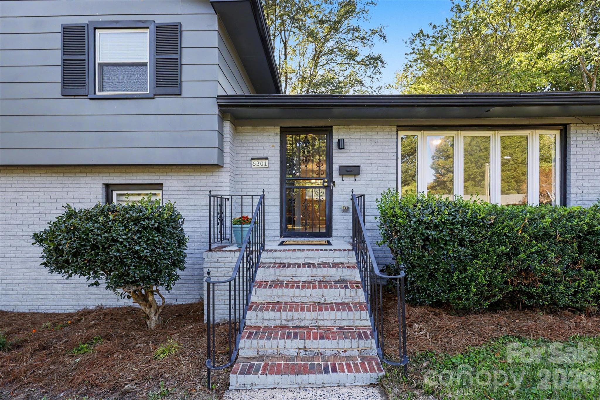 Single Family Residence at 6301 Spring Garden None, Charlotte, photo 4 of 38